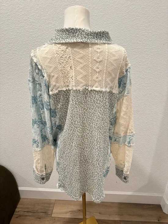 POL Green Blue floral Cream Lace Semi Sheer button up shirt size medium - Picture 7 of 7